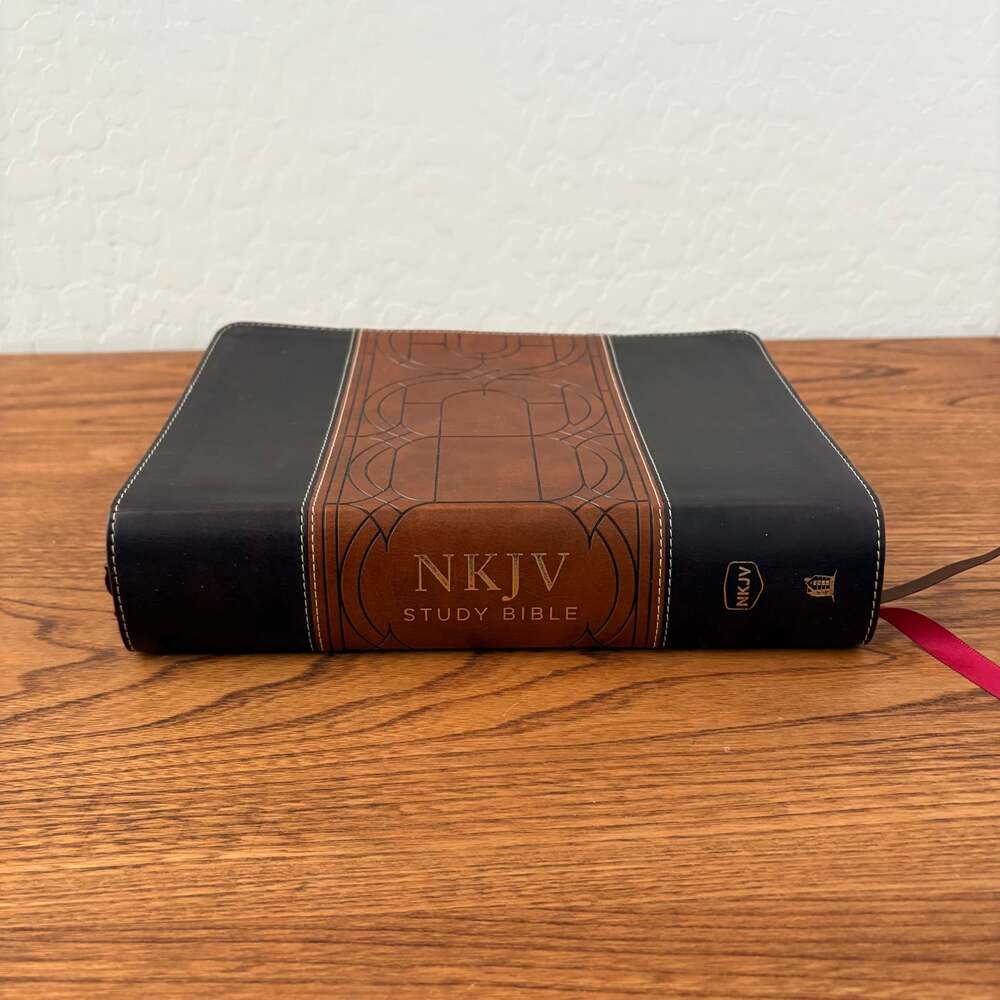 NKJV Study Bible, Full-Color Edition, Leathersoft Brown Thomas Nelson